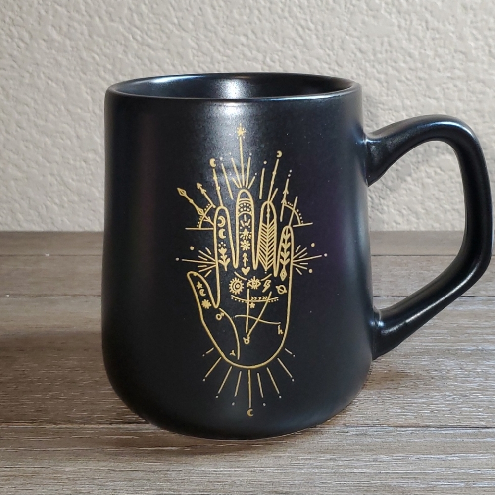 Prima Design black coffee mug with Hamsa design